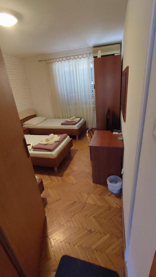 Ferienwohnung Jasna1 Knin Exterior foto