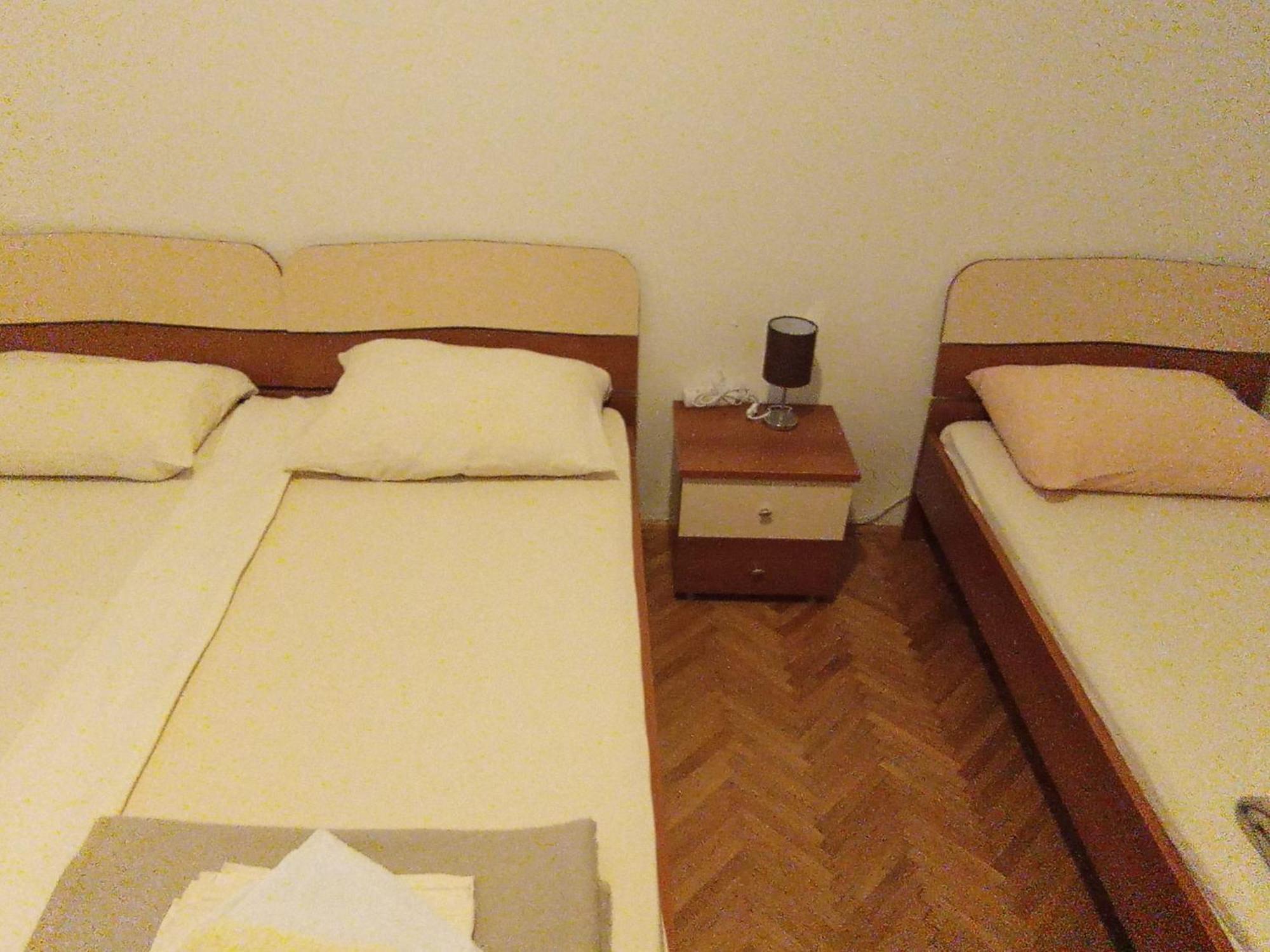 Ferienwohnung Jasna1 Knin Exterior foto